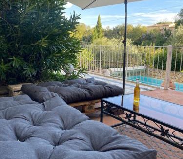 Cotignac Apartment | La maison Provençale
