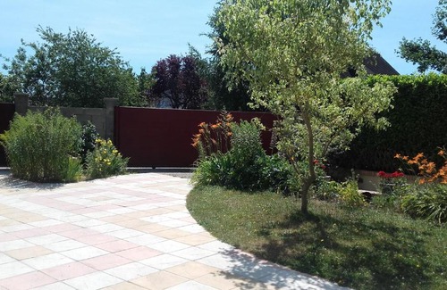 Saint-Aubin-Les-Elbeuf House | La maisonnette du Jardin Fleuri
