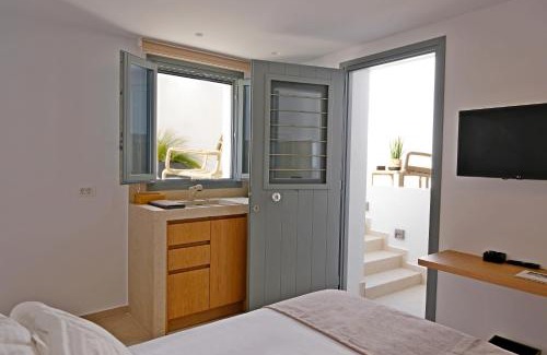 Naousa Hotel | La Maltese Central