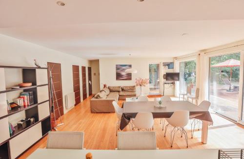 Grayan-Et-L'Hopital Villa | La Maourelle, piscine chauffée, sauna, 250 m de terrasse, pingpong, vélos