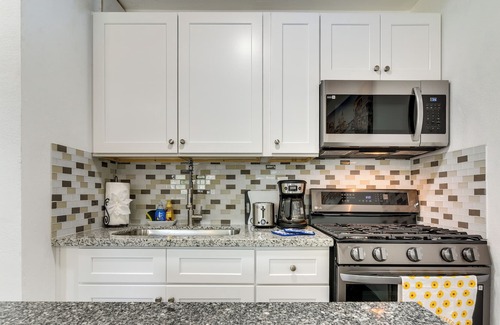 La Marque House | La Marque Vacation Rental: 13 Mi to Galveston!