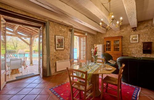 Thenac House | La Mijotière - maison avec piscine et grand jardin