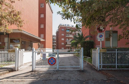 Quartiere XXVIII Monte Sacro Alto Apartment | La Mimosa apartment in Rome