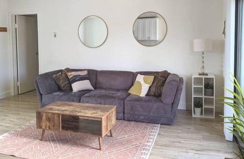 El Segundo Apartment | LA Modern 3 Bed & 2 Bath near Beaches - El Segundo