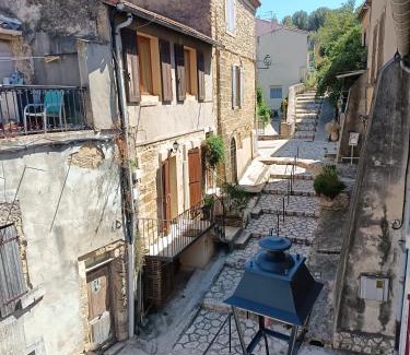 Saint-Chamas Apartment | La montée des Pénitents