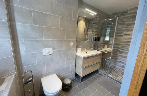 Moutiers Apartment | la Montagnette L ours T1 maison en travaux de 10h a 17h