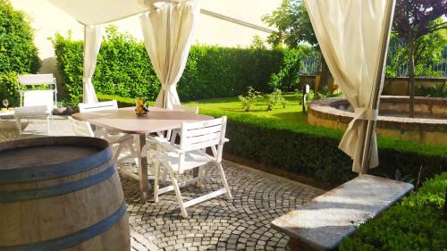 La Morra Apartment | La Morra Suite