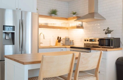 South End Apartment | La Ola by Casa Del Sol