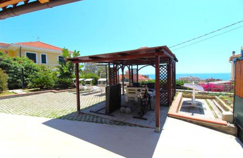 Sanremo House | La Pace, il Sole, il Mare - Sanremo Casa Indipendente vista mare, posto auto privato, ampio spazio esterno attrezzato, a pochi minuti dalle spiagge