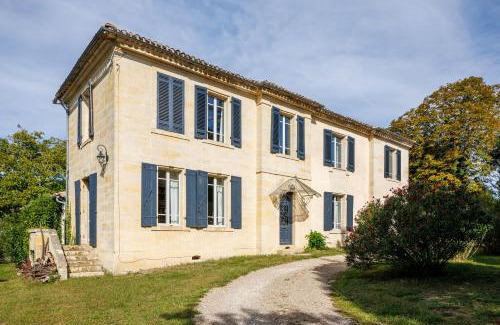 Carignan-de-Bordeaux Villa | La Papautiere