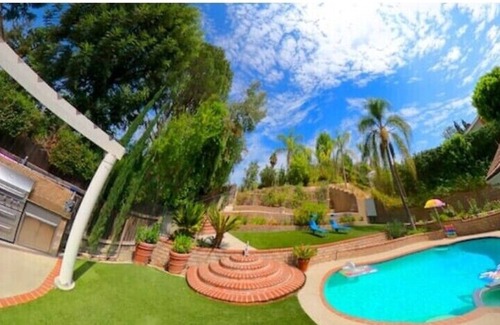 Granada Hills North Villa | LA Paradise Villa, Luxurious, Big Heated Pool