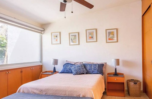 Zapopan Apartment | LA PEARL and PLAZA DEL SOL. private bath, garage.