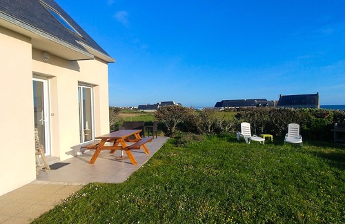 Pouldreuzic House | La Penhorsienne, house 2 steps from the sea, with view