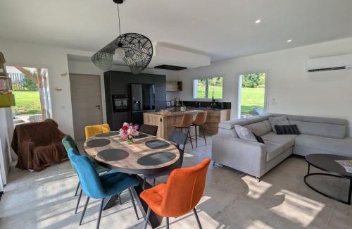 Dounoux House | La Pergola - FR-1-589-837