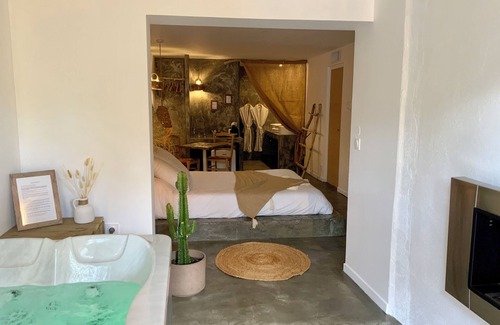 Agde Bed & Breakfast | La Perle du Voyageur