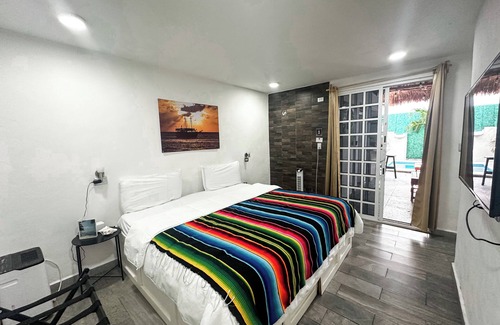 Colonia Adolfo Lopez Mateos Hotel | La Perle Noire