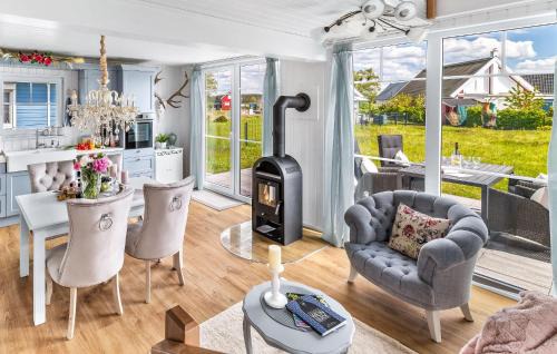 Wandlitz House | La Petite Maison Bleue