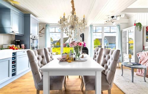 Wandlitz House | La Petite Maison Bleue