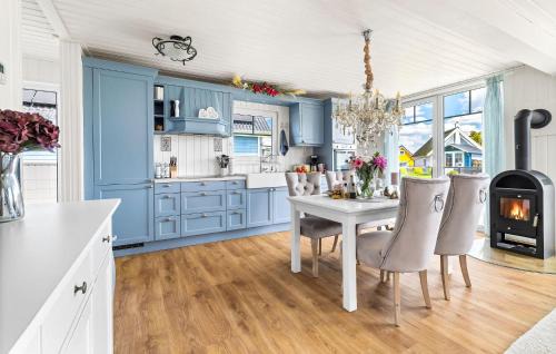 Wandlitz House | La Petite Maison Bleue