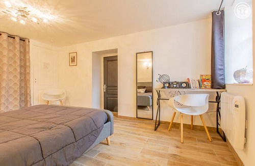 Cluny House | La Petite Maison Clémenso