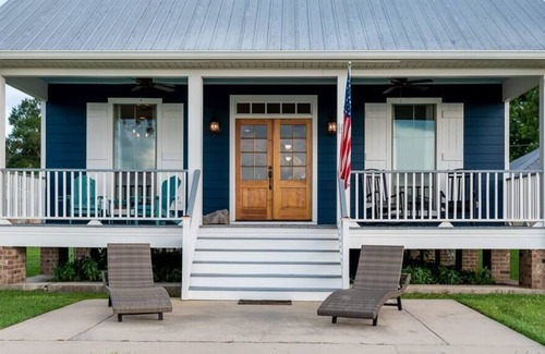 Ventress House | La Petite Maison du Lac | Quaint & Cozy Cottage