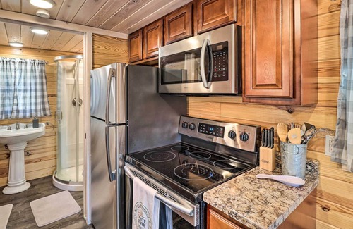 Boswell Apartment | La Petite Maison in Mount Olive w/ Fire Pit!