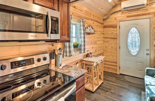 Boswell Apartment | La Petite Maison in Mount Olive w/ Fire Pit!