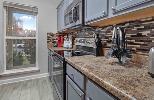 Uptown House | La Petite Maison of Woodlawn