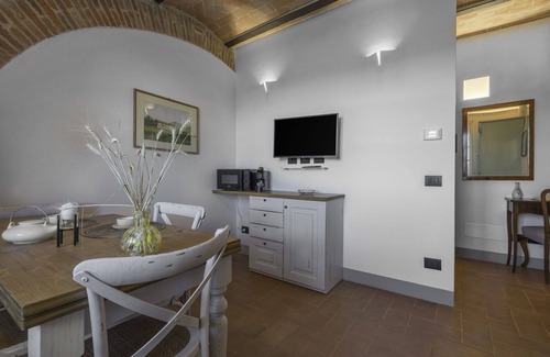 Monteriggioni Apartment | La Piazzetta, Borgo Campassini, Monteriggioni