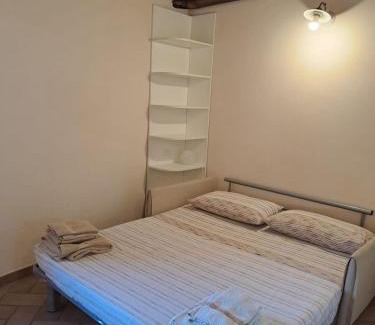 Piancastagnaio Apartment | La piazzetta della frutta