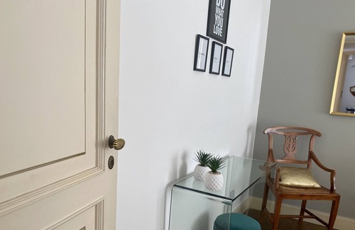 Vomero Apartment | "La pinta" elegant apartment in Vomero- funicular area-