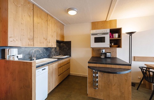 Aime Apartment | La Plagne 52 m2 promo March 19 short stays start foot runway