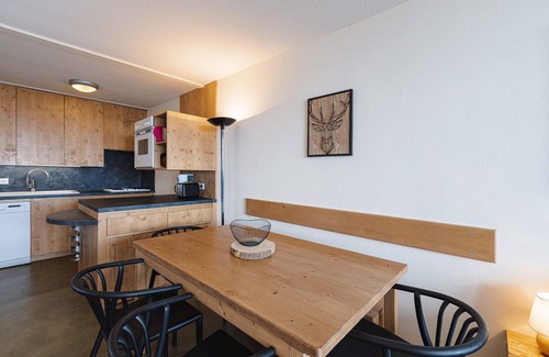 Aime Apartment | La Plagne 52 m2 promo March 19 short stays start foot runway