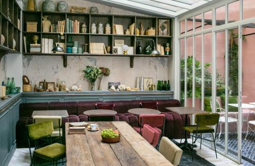 Hopital Saint-Louis Hotel | La Planque Hotel