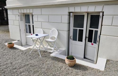 Cabourg Apartment | LA PLAYA - VILLA ST LAURENT - Grand Studio avec espace nuit et parking privatif - 40 mètres de la Promenade Marcel Proust