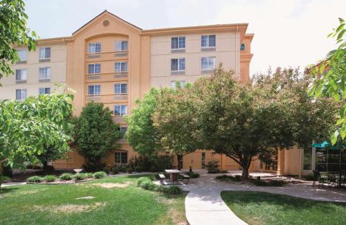Southwest Colorado Springs Hotel | La Quinta by Wyndham Colorado Springs South Airport