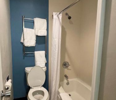 Baton Rouge Hotel | La Quinta by Wyndham Baton Rouge Siegen Lane