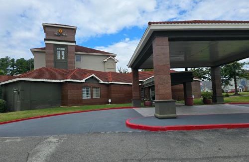 Homewood Hotel | La Quinta by Wyndham Birmingham Homewood