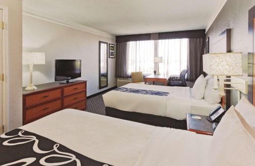 La Palma Hotel | La Quinta by Wyndham Buena Park