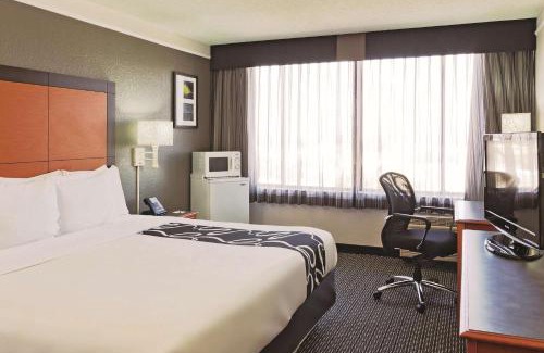La Palma Hotel | La Quinta by Wyndham Buena Park