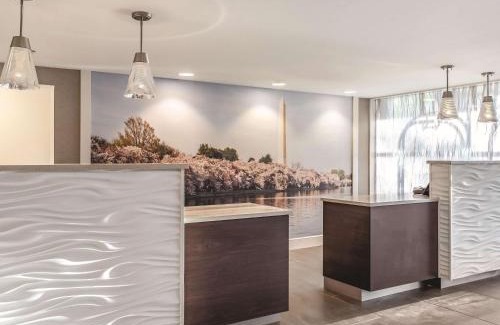 Jessup Hotel | La Quinta by Wyndham Columbia/Fort Meade