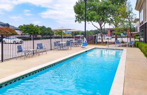 Las Colinas Hotel | La Quinta by Wyndham Dallas - Las Colinas