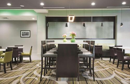 Fort Worth Hotel | La Quinta by Wyndham Fort Worth West - I-30