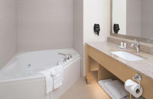Grand Forks Hotel | La Quinta by Wyndham Grand Forks