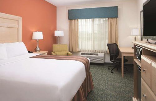 Grand Forks Hotel | La Quinta by Wyndham Grand Forks