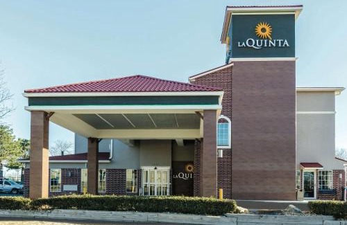 Waldron Hotel | La Quinta by Wyndham Kansas City Airport