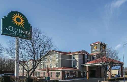 Waldron Hotel | La Quinta by Wyndham Kansas City Airport