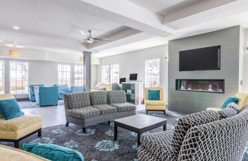 Waldron Hotel | La Quinta by Wyndham Kansas City Airport