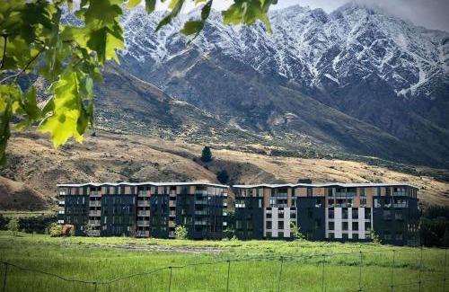Frankton Hotel | La Quinta by Wyndham Remarkables Park Queenstown