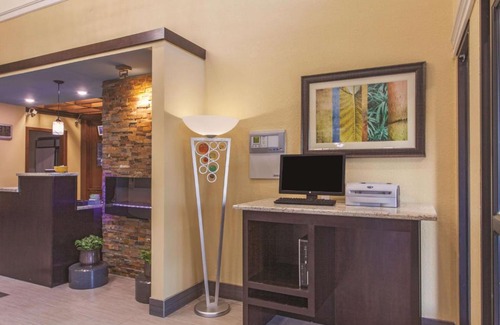Elizabethtown Hotel | La Quinta by Wyndham Elizabethtown